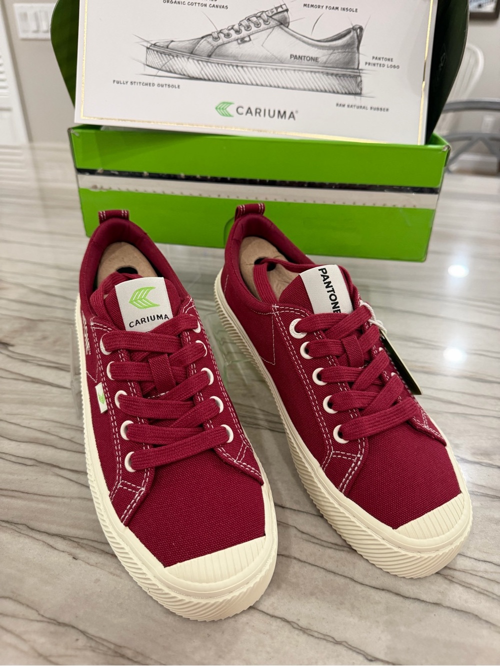 Cariuma Berry Red Low-Top Canvas Sneakers